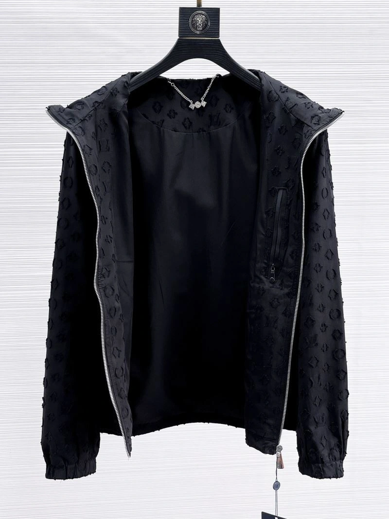 Stylish Louis Vuitton Outwear 133905
