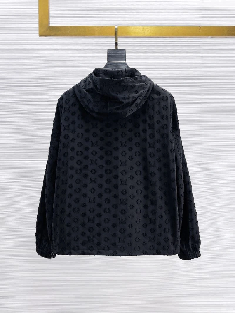 Stylish Louis Vuitton Outwear 133905