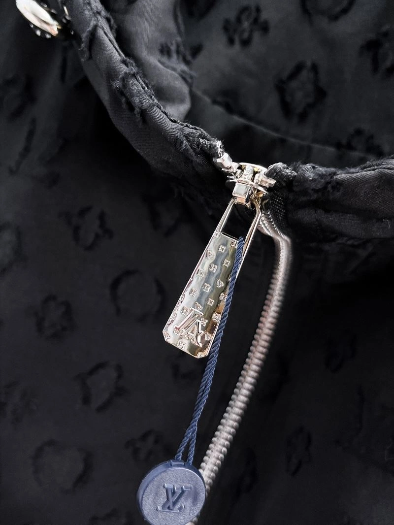 Stylish Louis Vuitton Outwear 133905