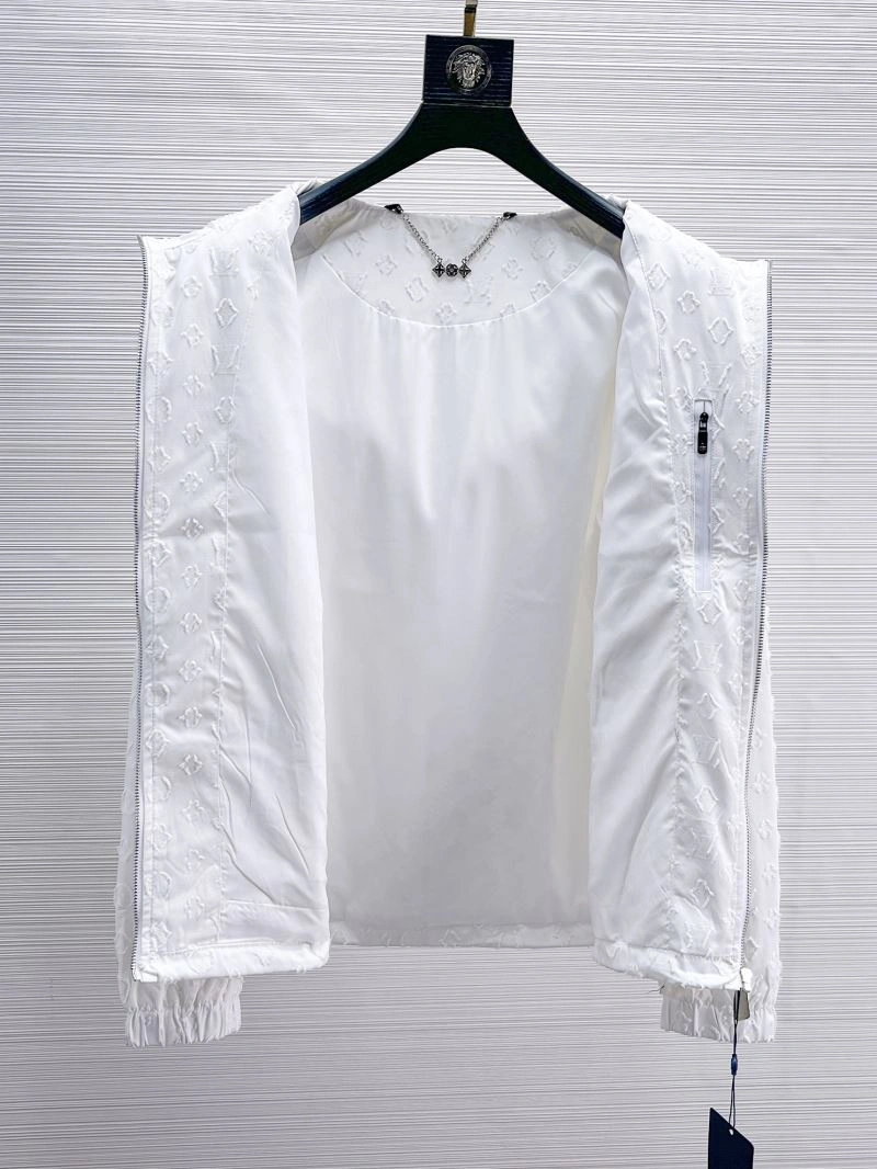 Cozy Louis Vuitton Outwear 133897