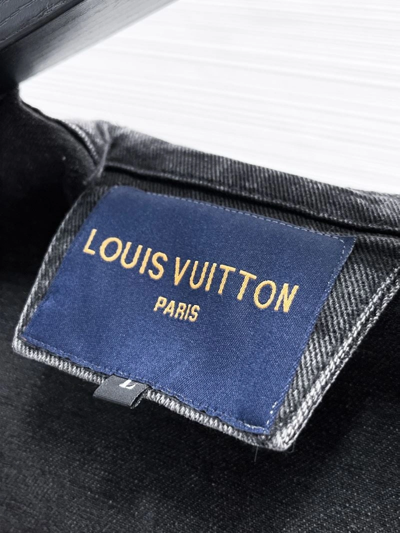 Refined Louis Vuitton Outwear 133886