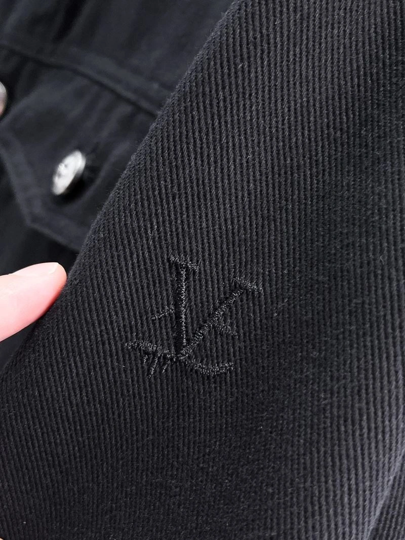 Louis Vuitton Outwear Sleek 133894
