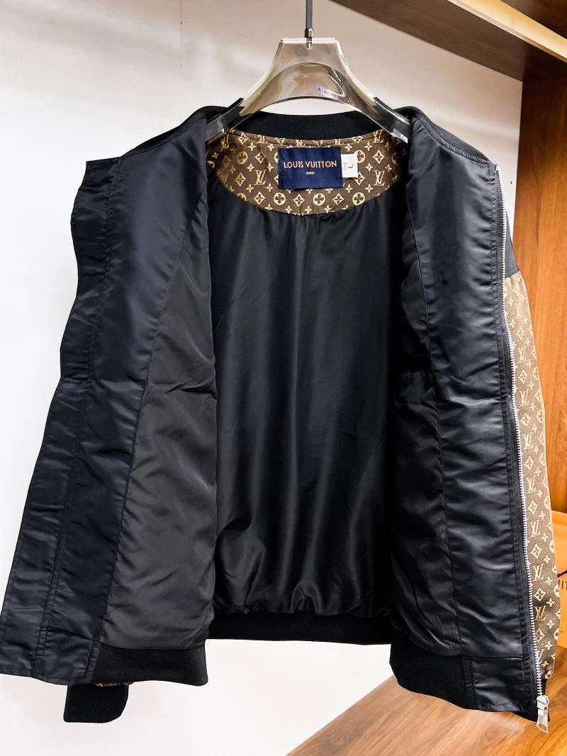 AllSeason Louis Vuitton Outwear 133891