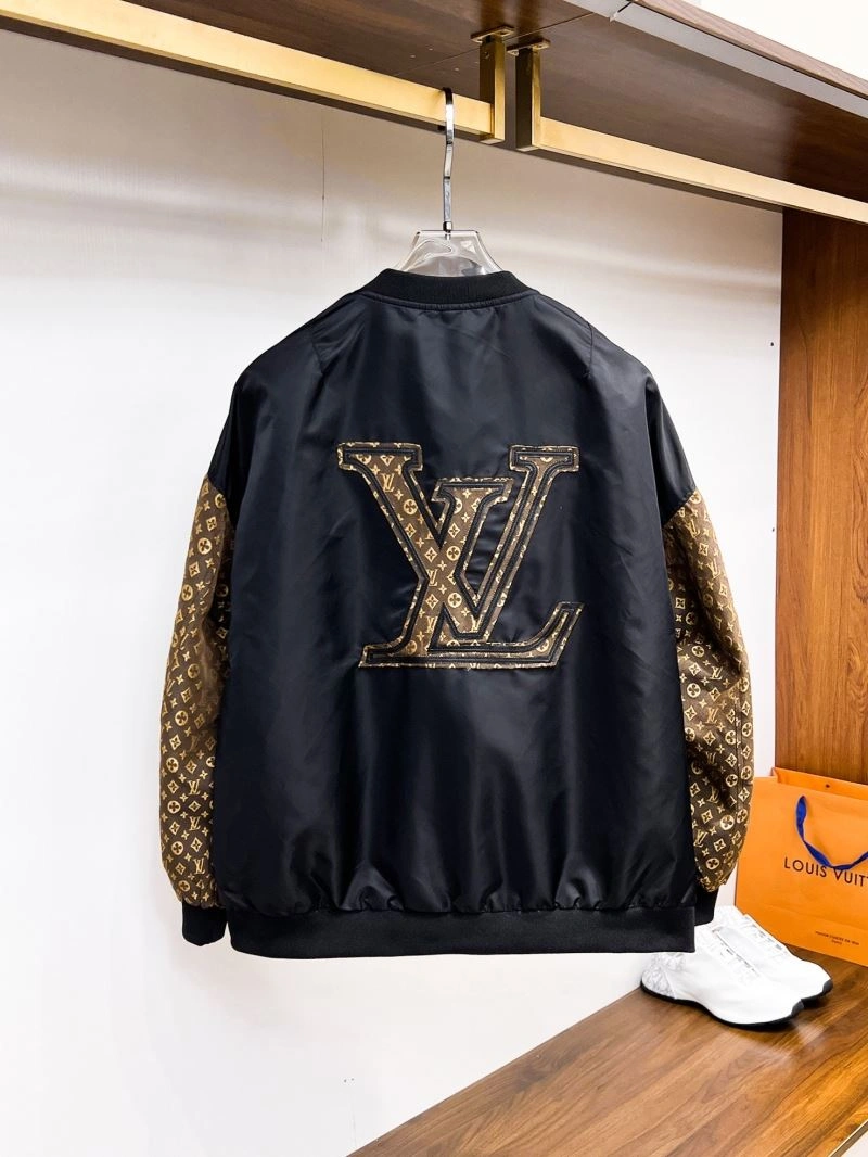 AllSeason Louis Vuitton Outwear 133891