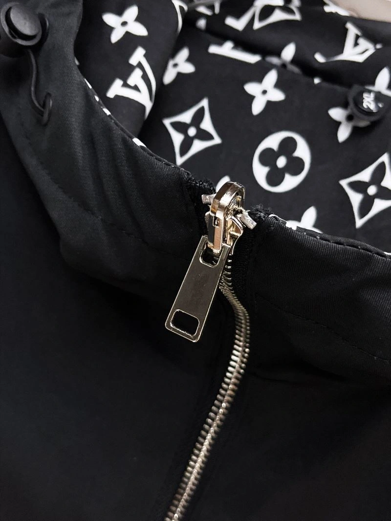Louis Vuitton Outwear Classic 133898