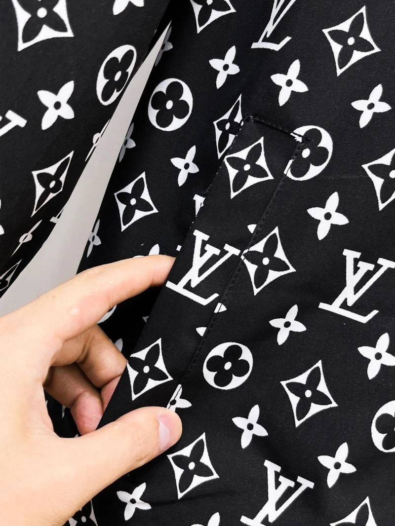 Louis Vuitton Outwear Classic 133898