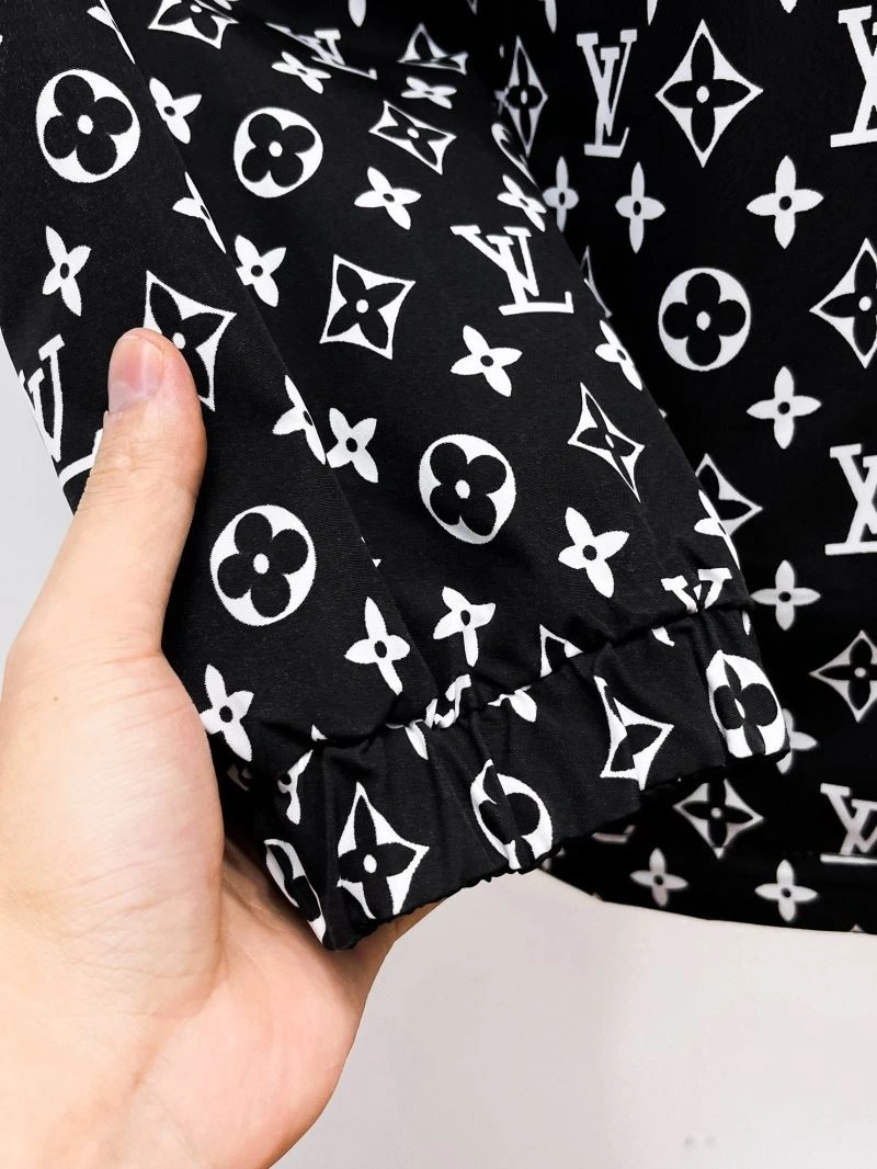 Louis Vuitton Outwear Classic 133898