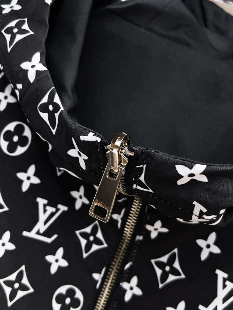 Louis Vuitton Outwear Classic 133898
