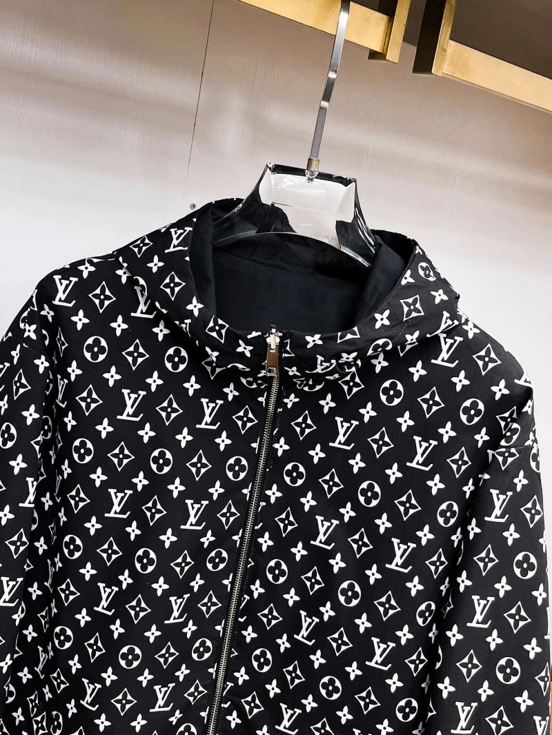 Louis Vuitton Outwear Classic 133898