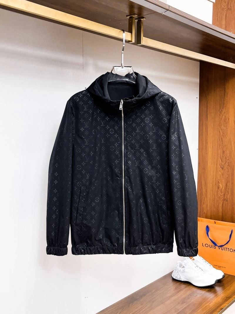 Seasonal Louis Vuitton Outwear 133890