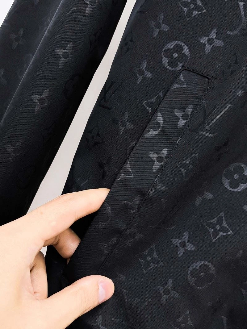 Seasonal Louis Vuitton Outwear 133890