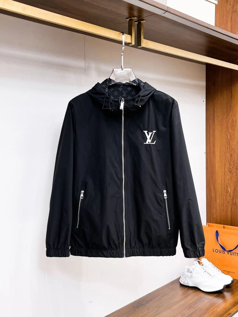 Seasonal Louis Vuitton Outwear 133890