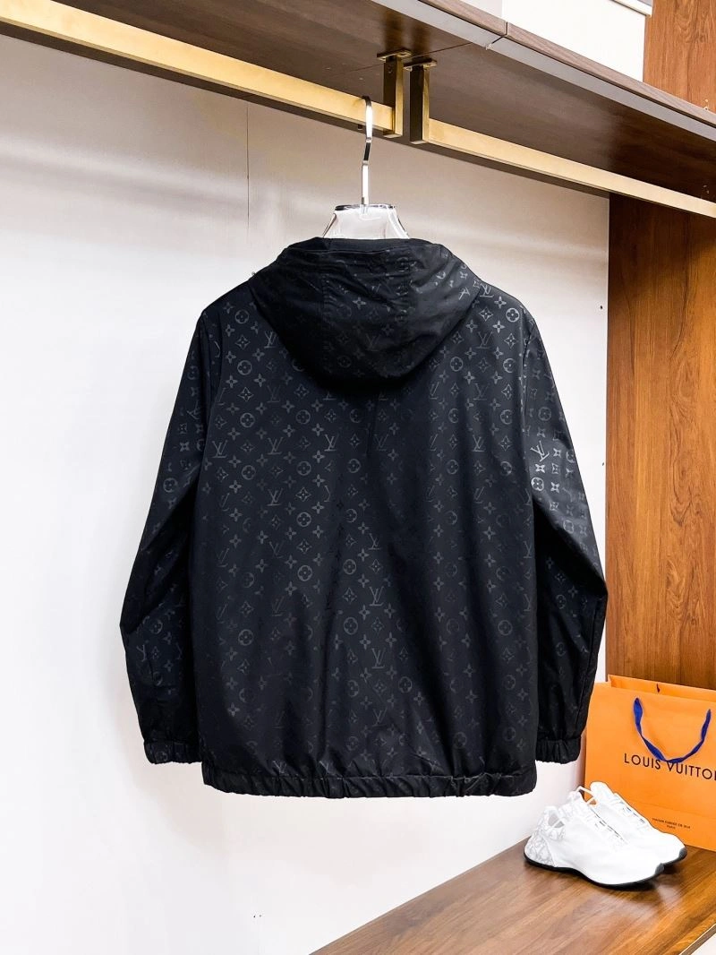 Seasonal Louis Vuitton Outwear 133890