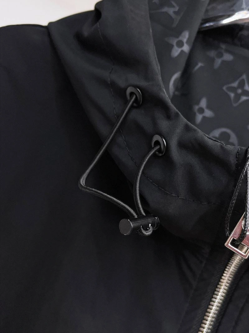Seasonal Louis Vuitton Outwear 133890