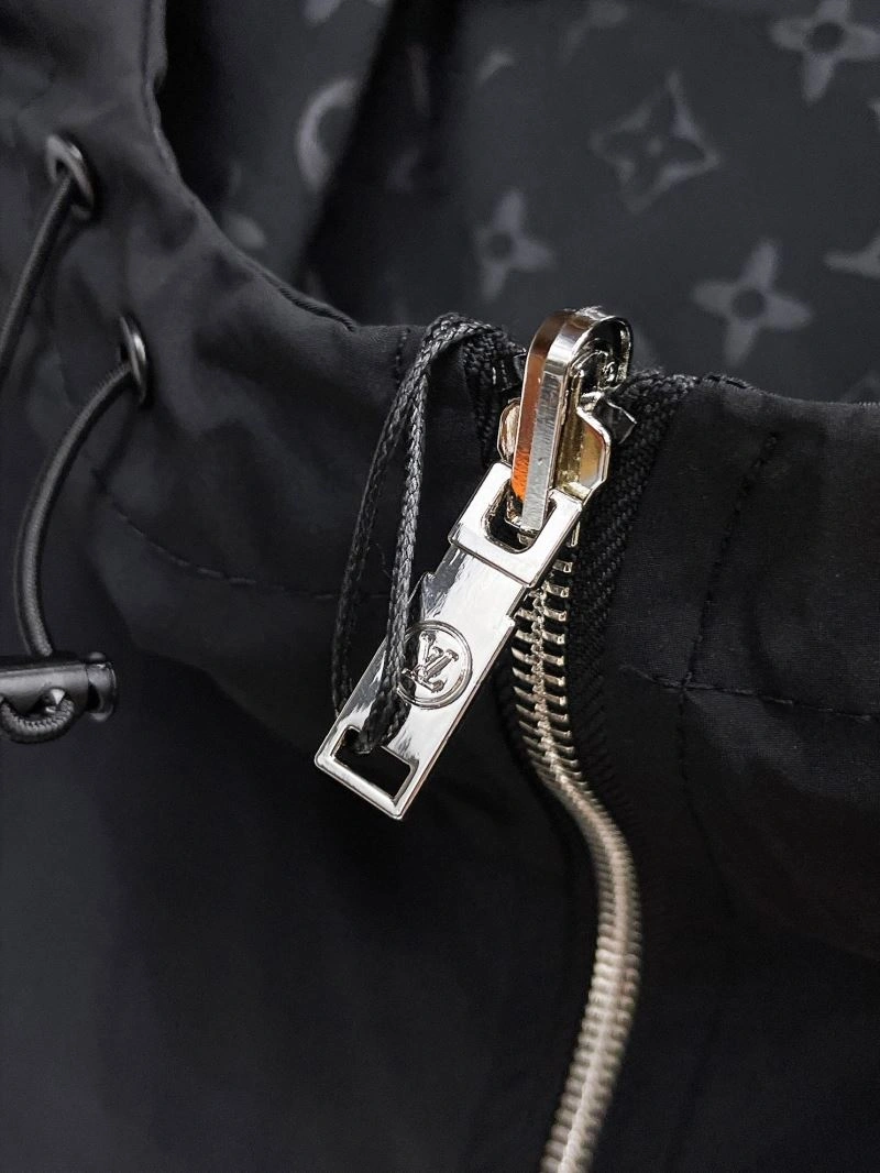Seasonal Louis Vuitton Outwear 133890