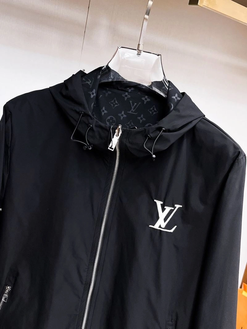 Seasonal Louis Vuitton Outwear 133890