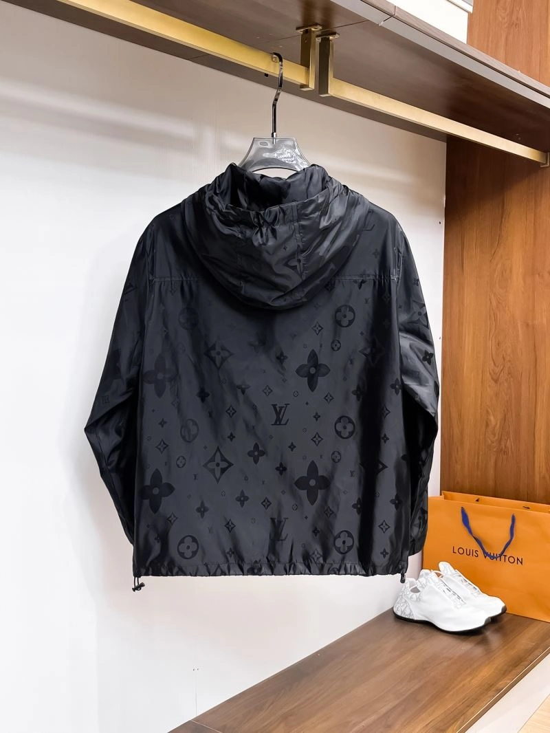 Resilient Louis Vuitton Outwear 133879