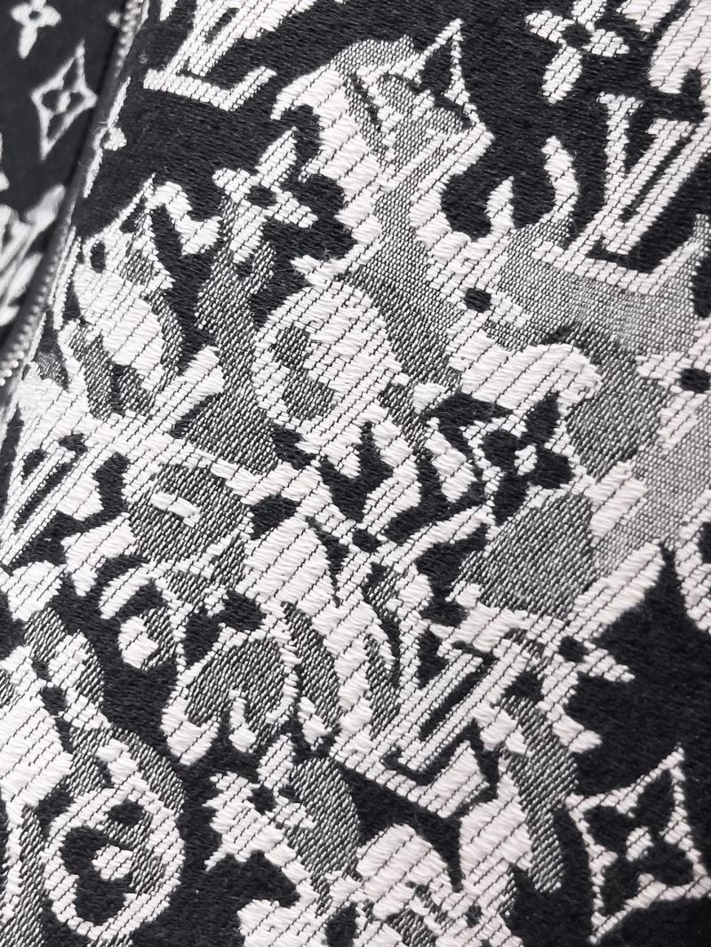 Louis Vuitton Outwear ZipUp 133878