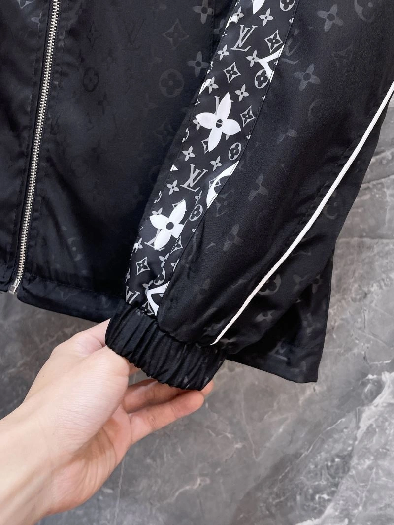 Louis Vuitton Outwear Durable 133875