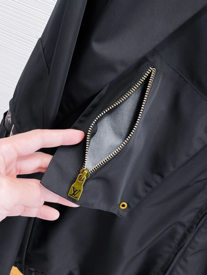 TimelessDesign Louis Vuitton Outwear 133869