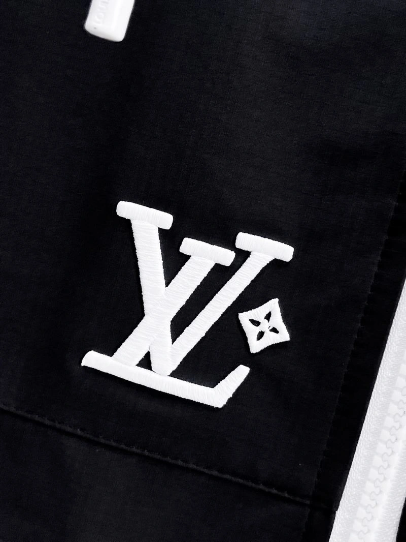 Elegant Louis Vuitton Outwear 133865