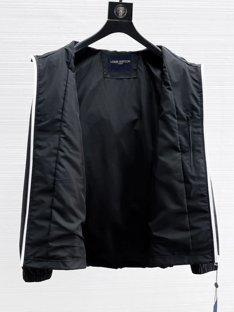 Elegant Louis Vuitton Outwear 133865