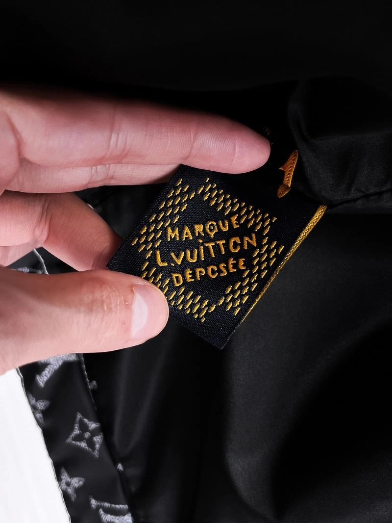 Functional Louis Vuitton Outwear 133842