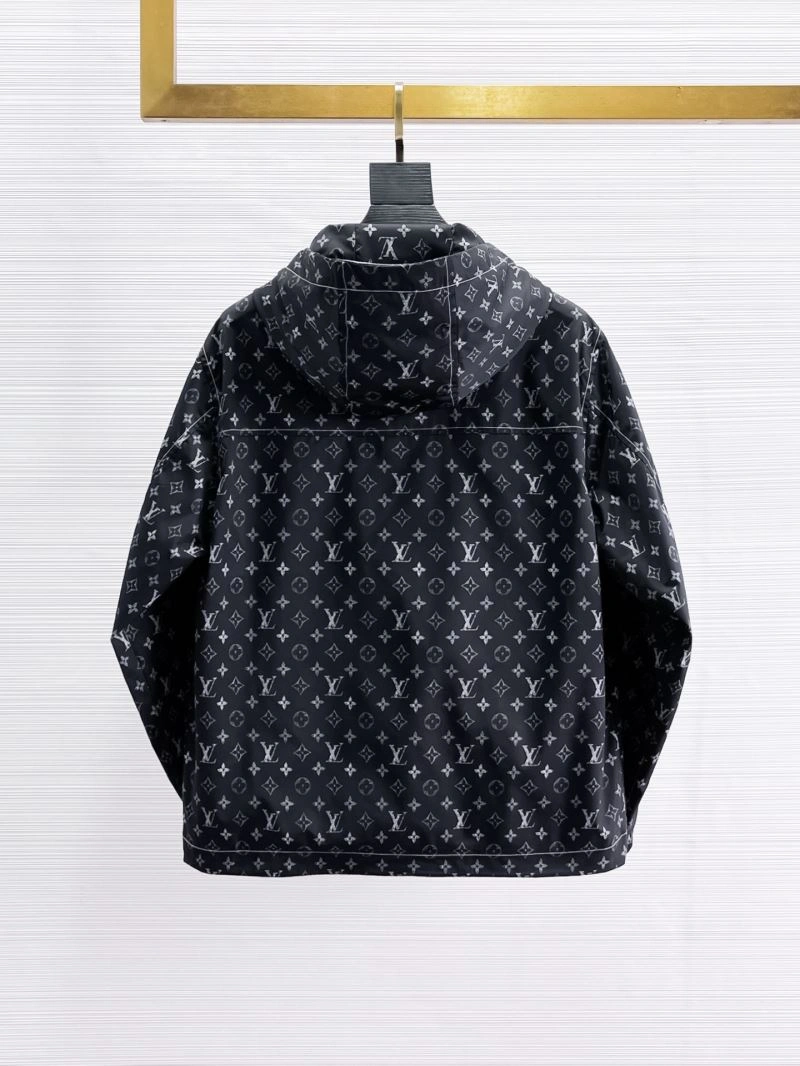 Functional Louis Vuitton Outwear 133842