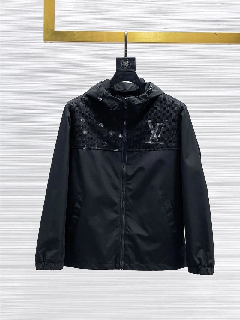 Versatile Louis Vuitton Outwear 133844