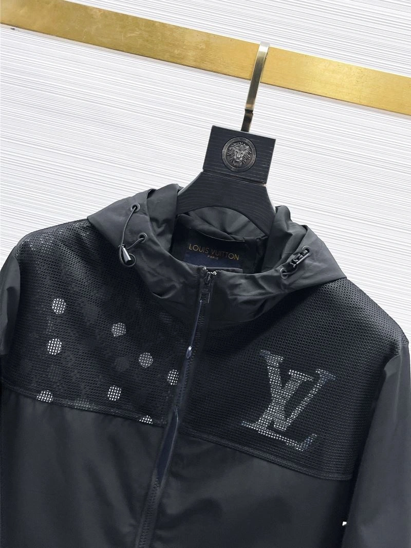Versatile Louis Vuitton Outwear 133844