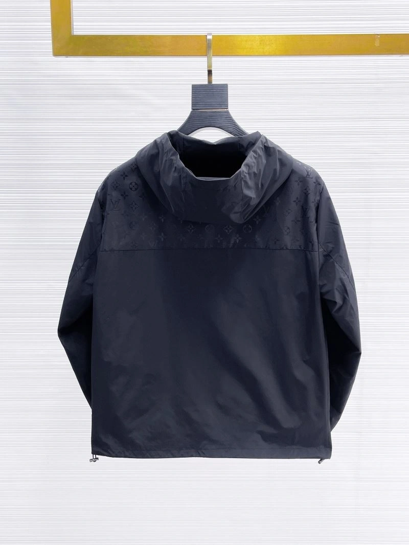 Sporty Louis Vuitton Outwear 133840