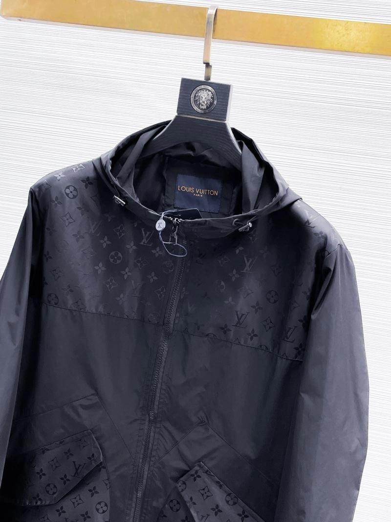 Sporty Louis Vuitton Outwear 133840