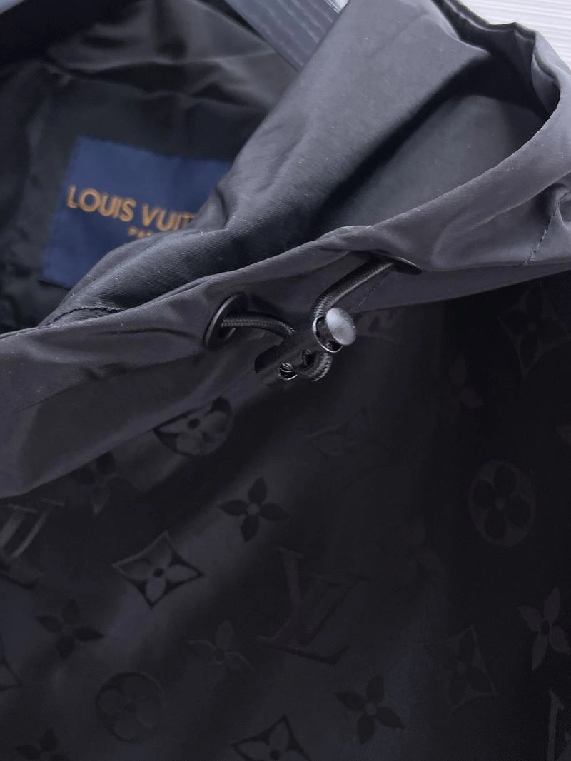 Sporty Louis Vuitton Outwear 133840