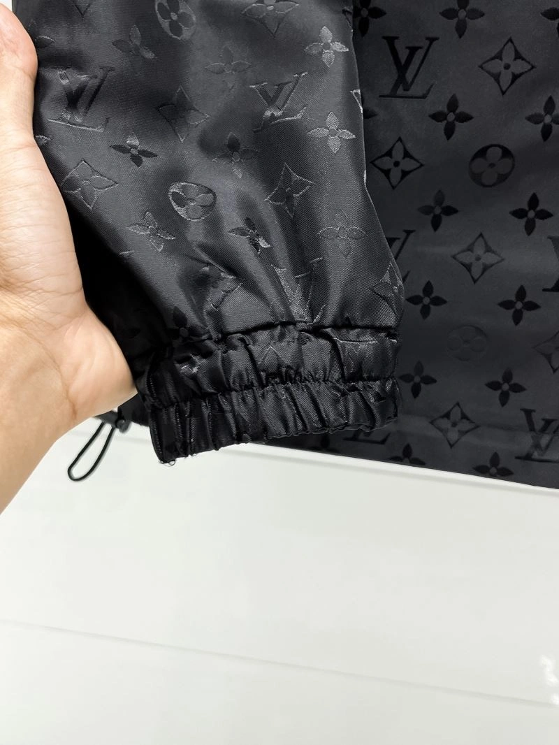 Louis Vuitton Outwear ZipUp 133837