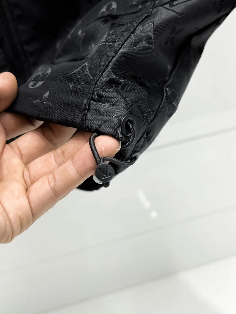 Louis Vuitton Outwear ZipUp 133837