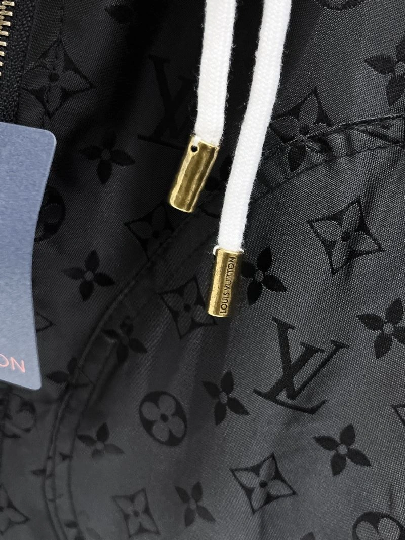 Louis Vuitton Outwear Lightweight 133836
