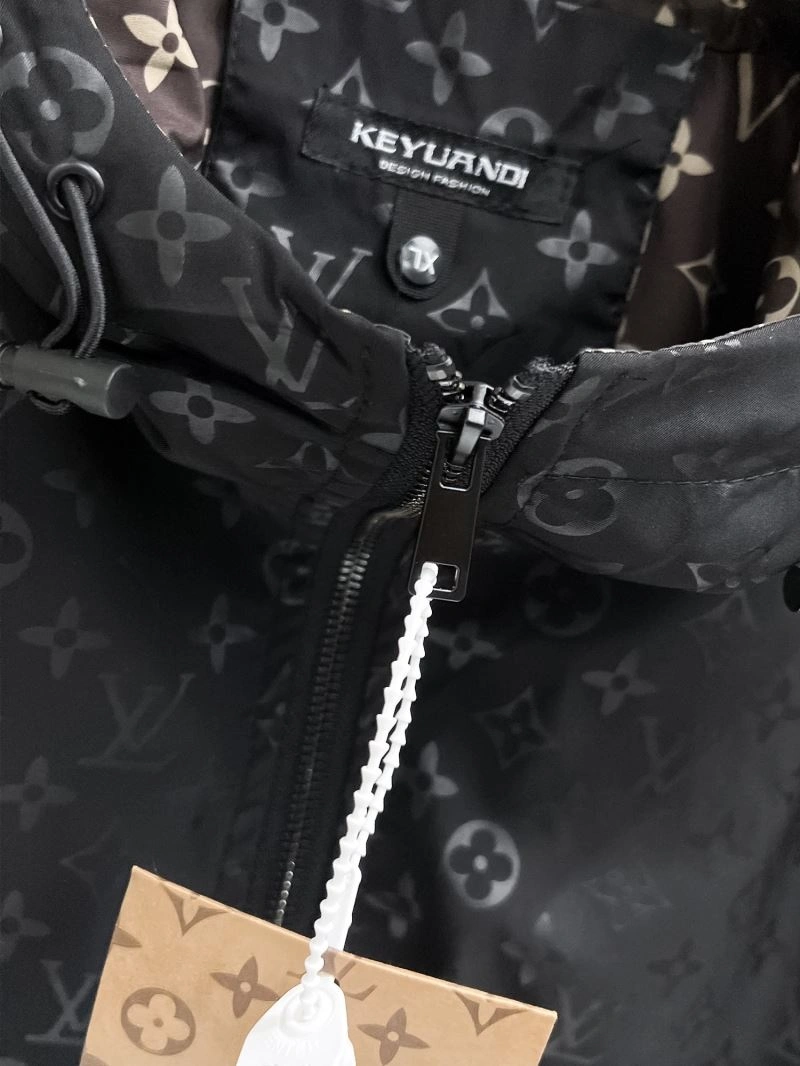 Lightweight Louis Vuitton Outwear 133809