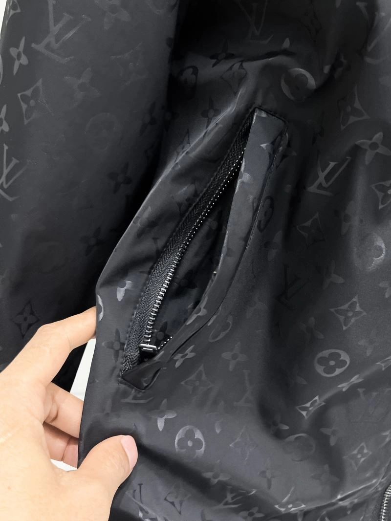 Lightweight Louis Vuitton Outwear 133809