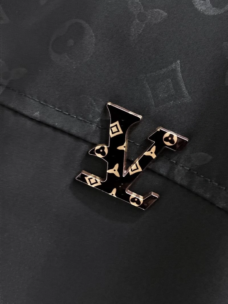 Soft Louis Vuitton Outwear 133811