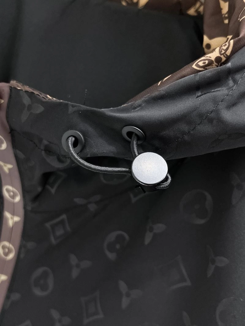 Soft Louis Vuitton Outwear 133811