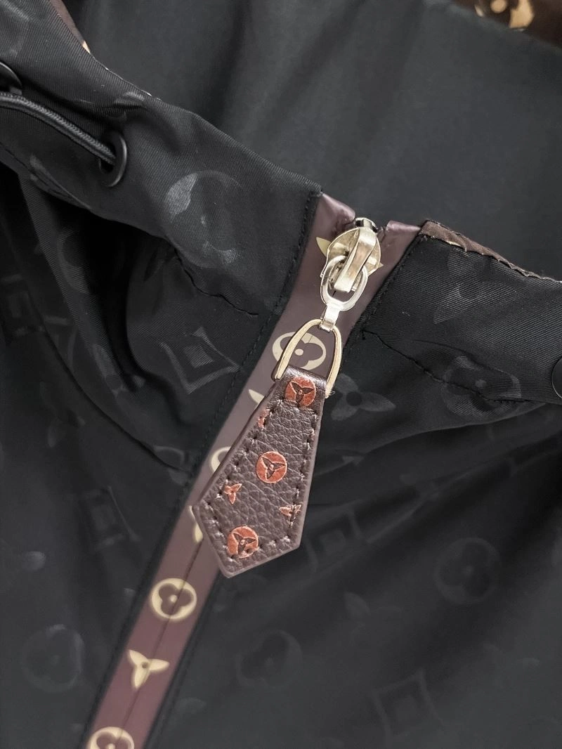 Soft Louis Vuitton Outwear 133811