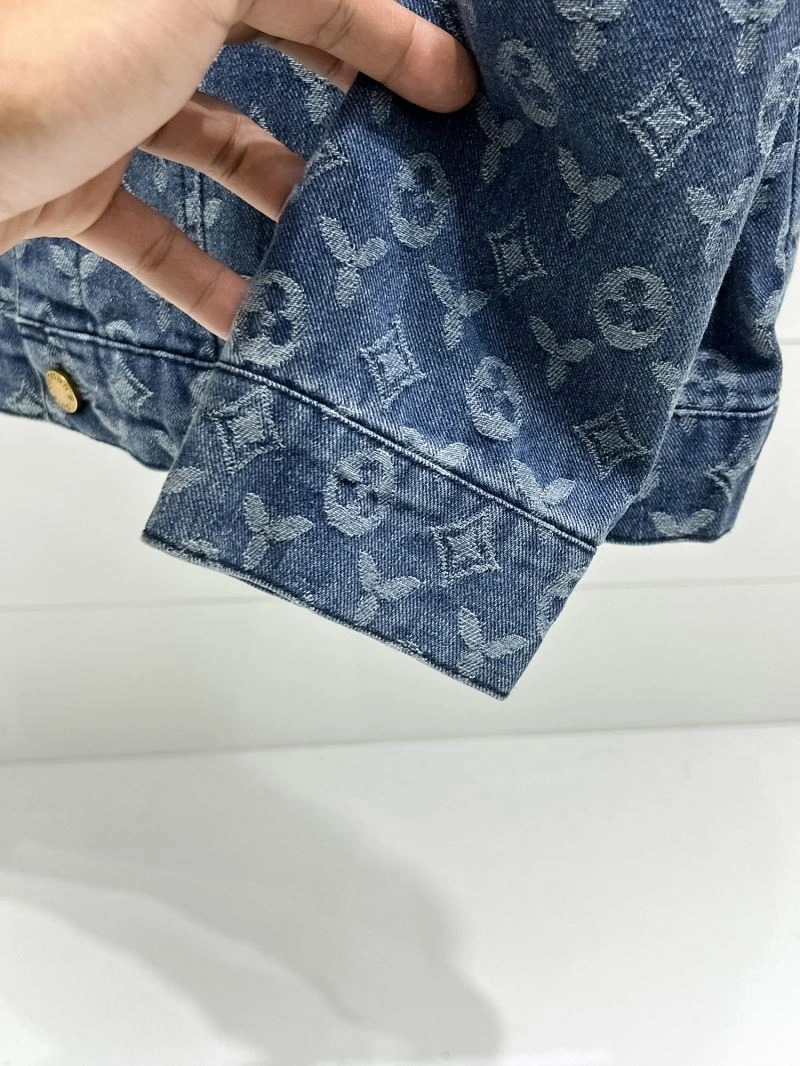 WrinkleFree Louis Vuitton Outwear 133821