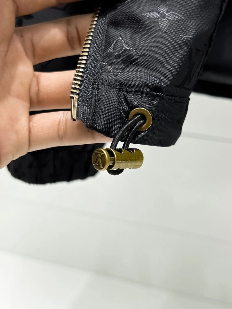 Stretchable Louis Vuitton Outwear 133824
