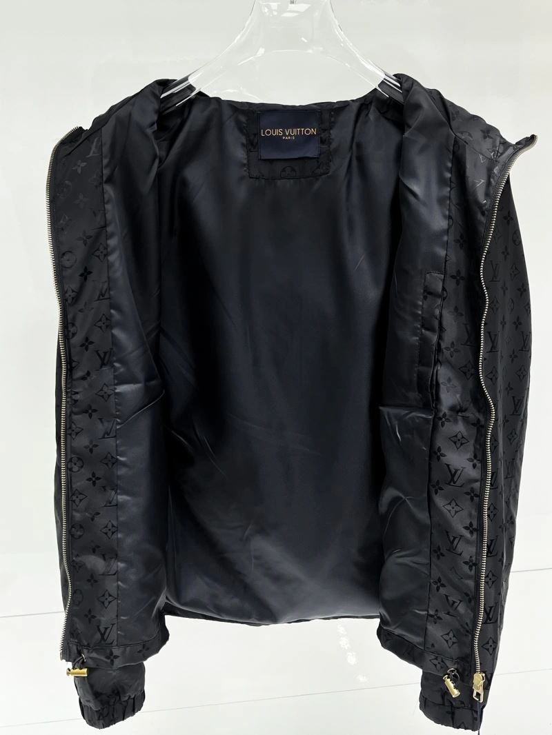 Stretchable Louis Vuitton Outwear 133824