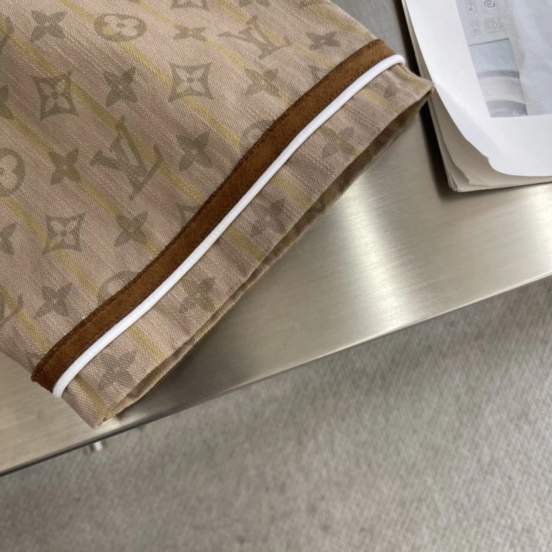 Versatile Louis Vuitton Outwear 133810