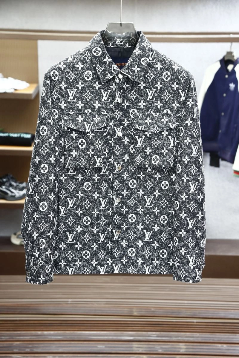 WellDesigned Louis Vuitton Outwear 133812