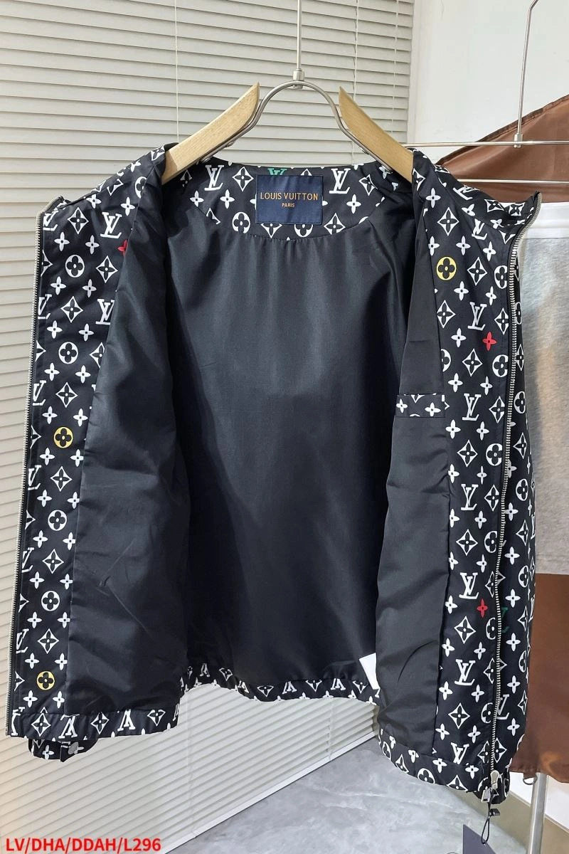 SmoothTexture Louis Vuitton Outwear 133813