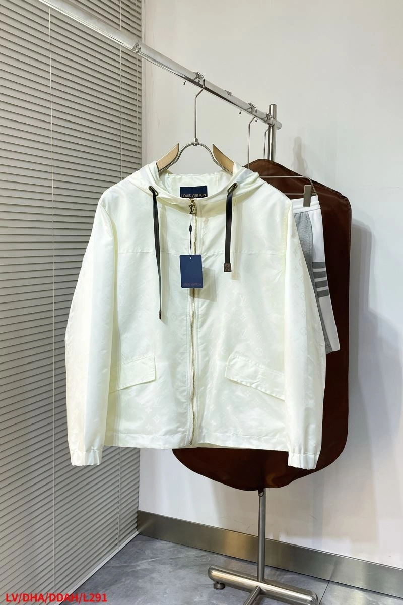 StreetReady Louis Vuitton Outwear 133831