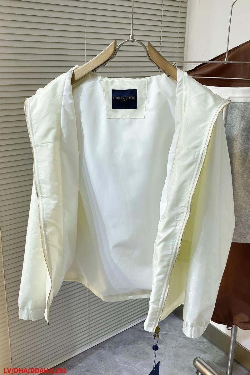StreetReady Louis Vuitton Outwear 133831