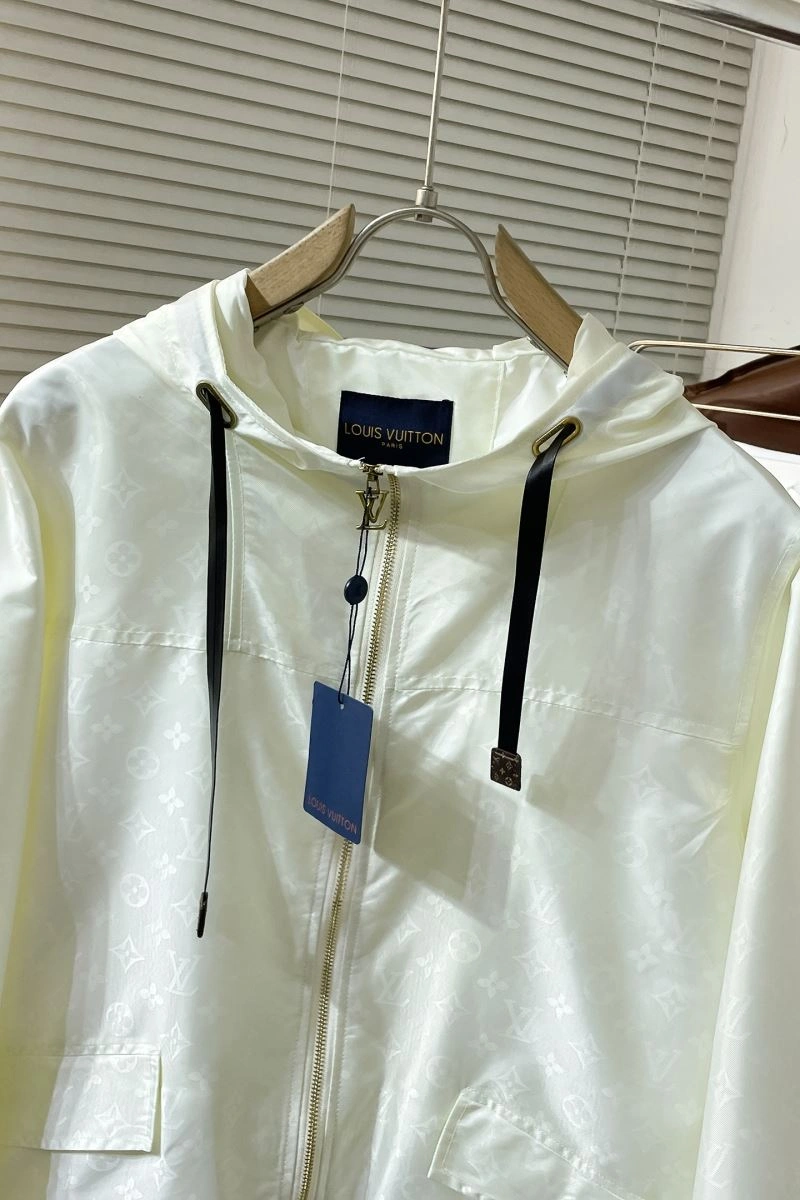 StreetReady Louis Vuitton Outwear 133831